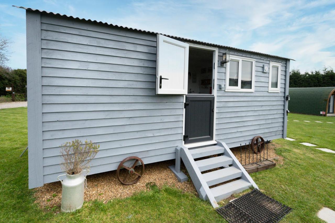 Lanterns Shepherds Huts & Glamping Hotel Happisburgh Exterior photo