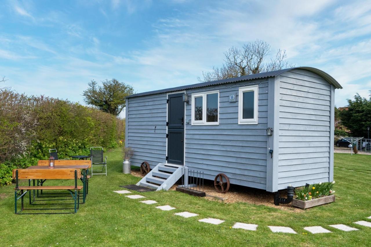 Lanterns Shepherds Huts & Glamping Hotel Happisburgh Exterior photo