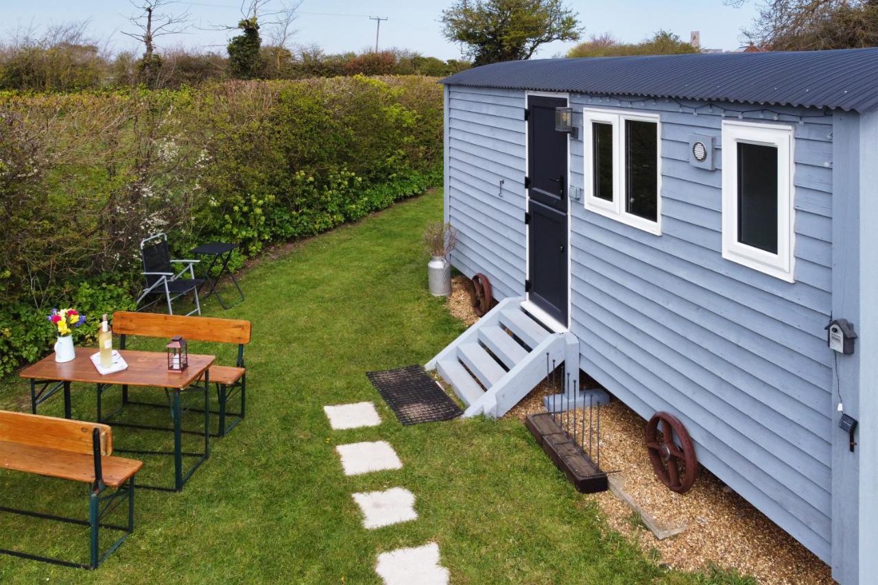 Lanterns Shepherds Huts & Glamping Hotel Happisburgh Exterior photo