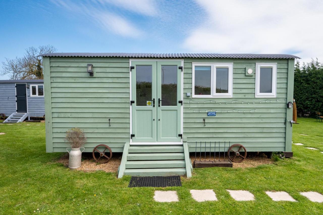 Lanterns Shepherds Huts & Glamping Hotel Happisburgh Exterior photo