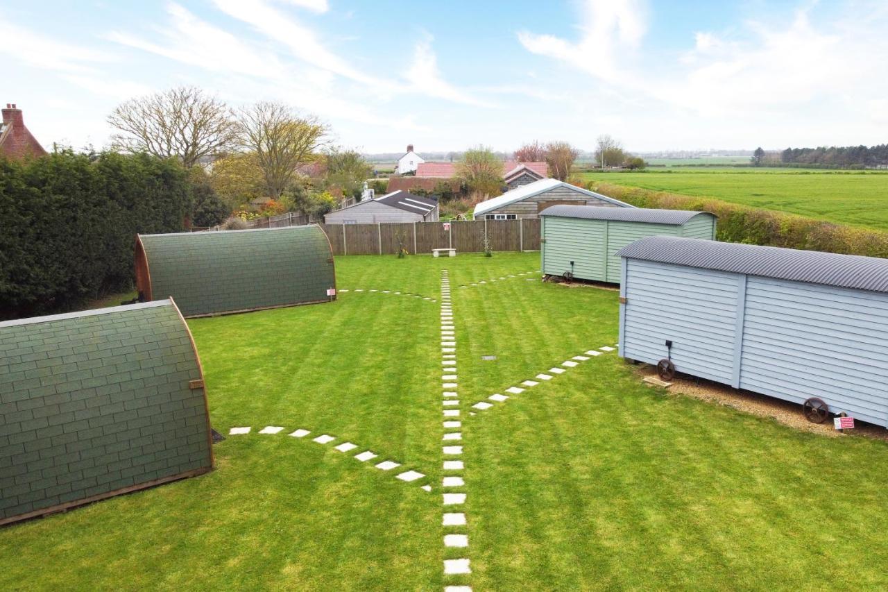 Lanterns Shepherds Huts & Glamping Hotel Happisburgh Exterior photo