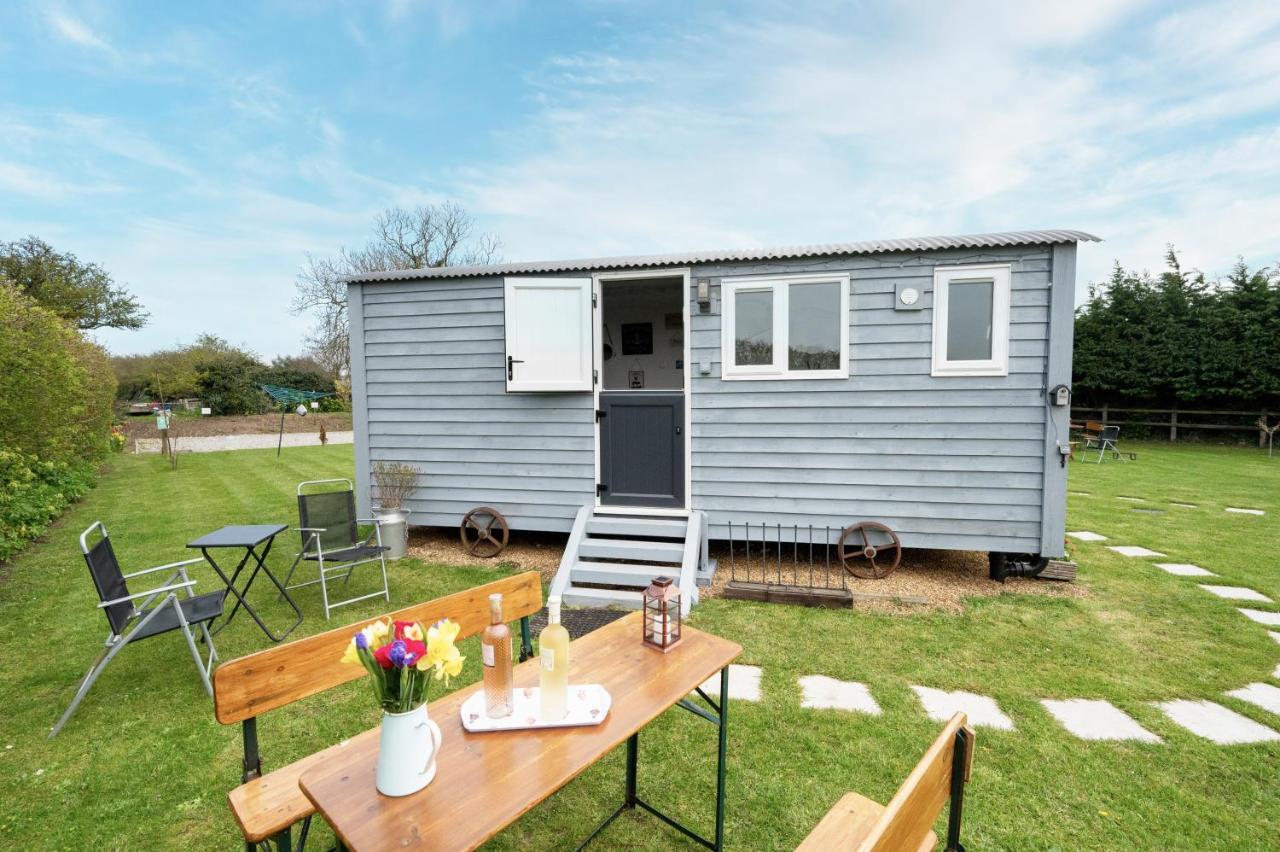 Lanterns Shepherds Huts & Glamping Hotel Happisburgh Exterior photo